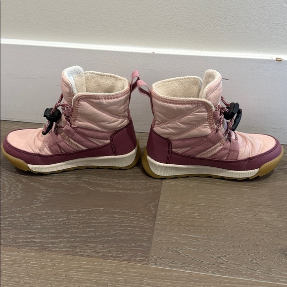 Sorel Kids Explorer snow boots size 10 worn on one or two trips - Picture 7 of 9